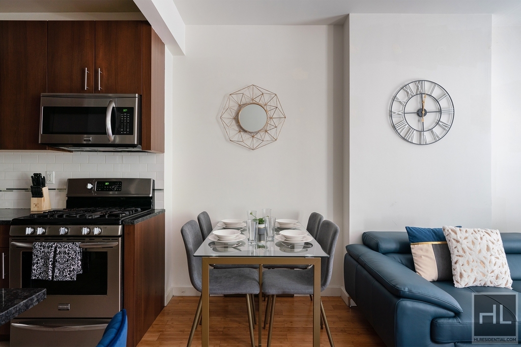 Columbus Avenue - Photo 1