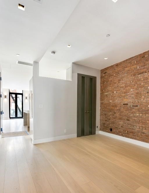 Bowery - Photo 3