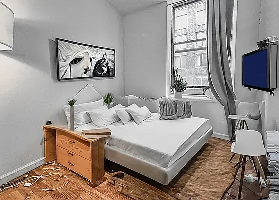 185 East Houston Street - Photo 2