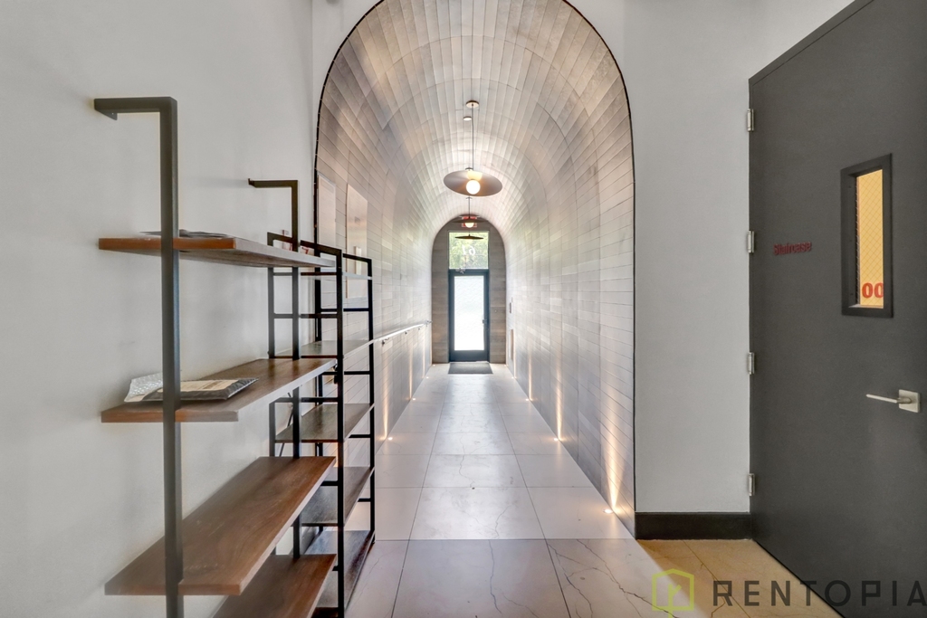 59 Montrose Avenue - Photo 8