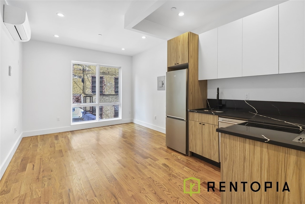 59 Montrose Avenue - Photo 4