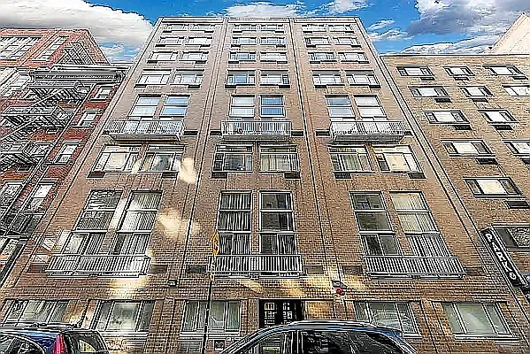 220 East 24th Street - Photo 4