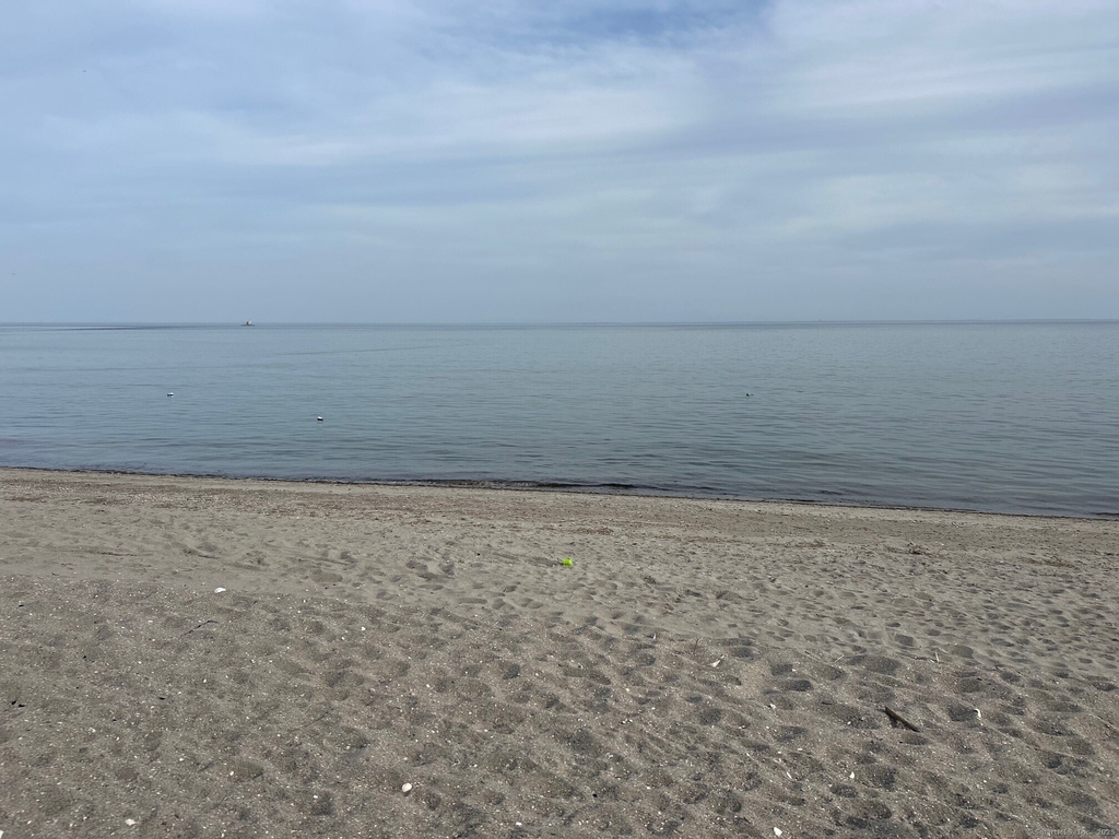 1019 Fairfield Beach Road - Photo 17