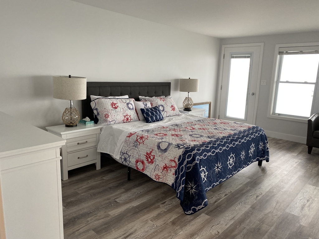 1019 Fairfield Beach Road - Photo 8