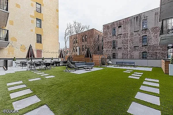 815 Flatbush Avenue - Photo 2
