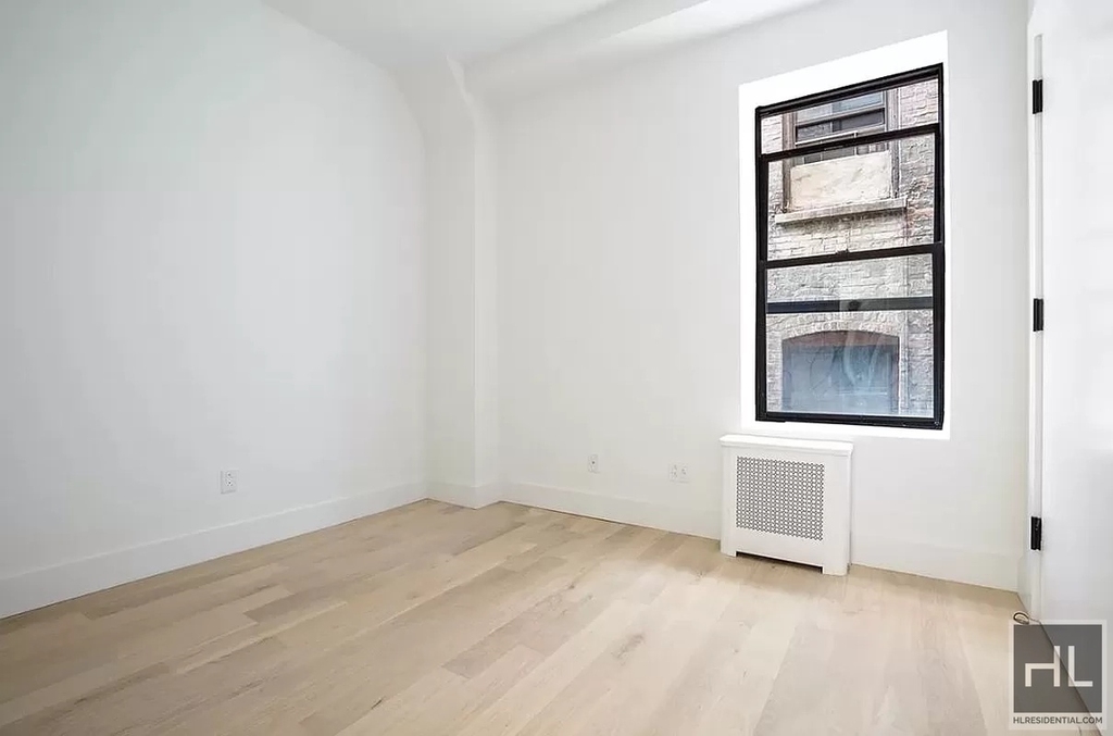 West 97th Street - Photo 4