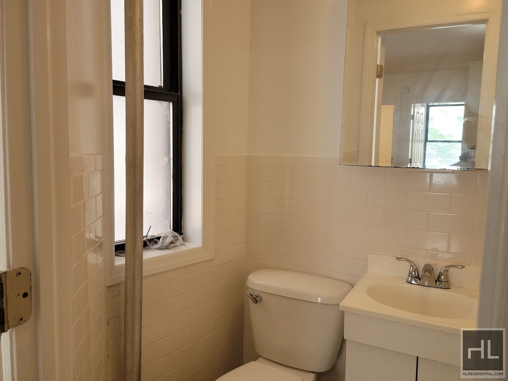 East 80 Street - Photo 2