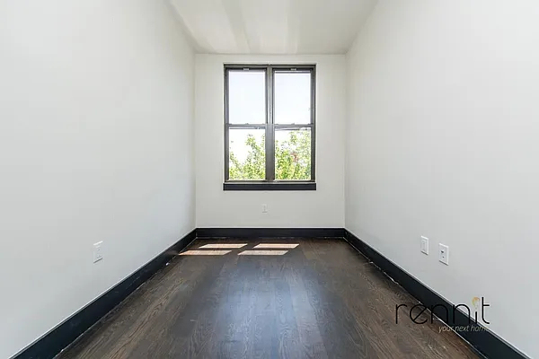 1042 Flushing Avenue - Photo 2