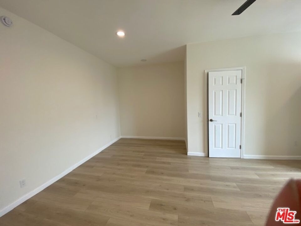 814 S Hobart Boulevard - Photo 19