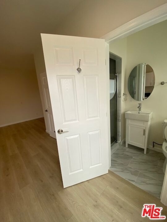 814 S Hobart Boulevard - Photo 10