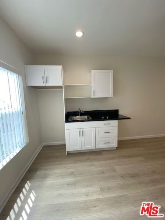 814 S Hobart Boulevard - Photo 15