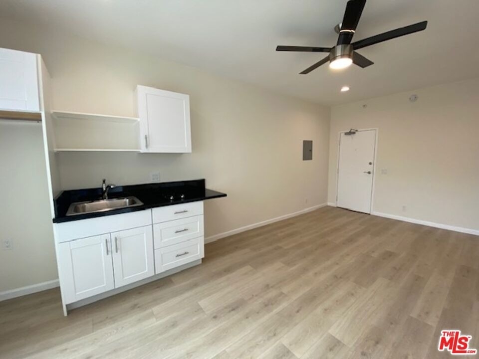 814 S Hobart Boulevard - Photo 16
