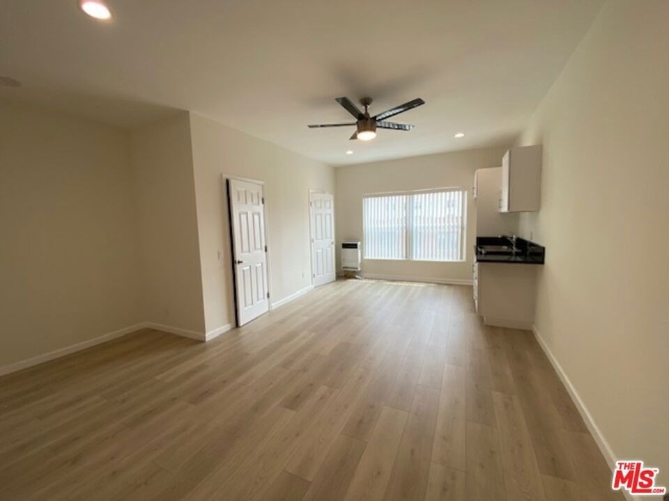 814 S Hobart Boulevard - Photo 4