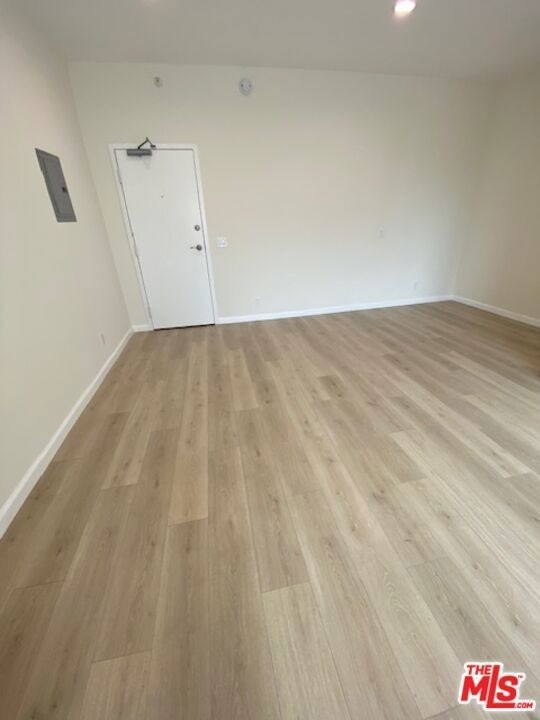 814 S Hobart Boulevard - Photo 9