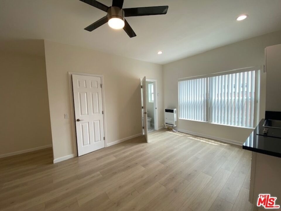 814 S Hobart Boulevard - Photo 18