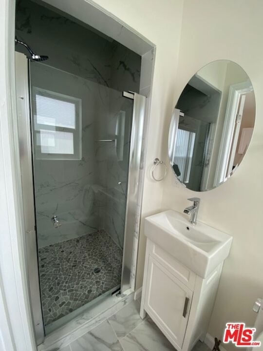 814 S Hobart Boulevard - Photo 11
