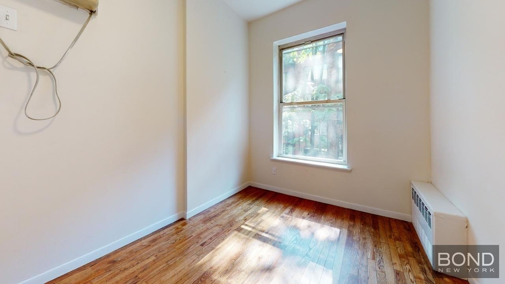 East 85th Street - Photo 5