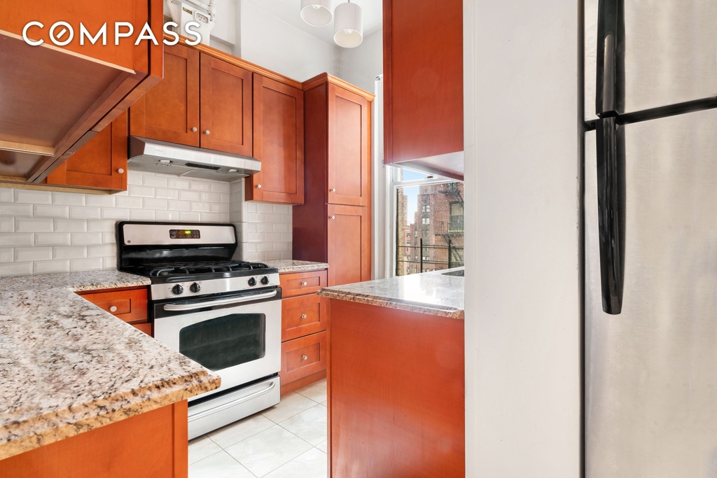 77 Park Avenue - Photo 2
