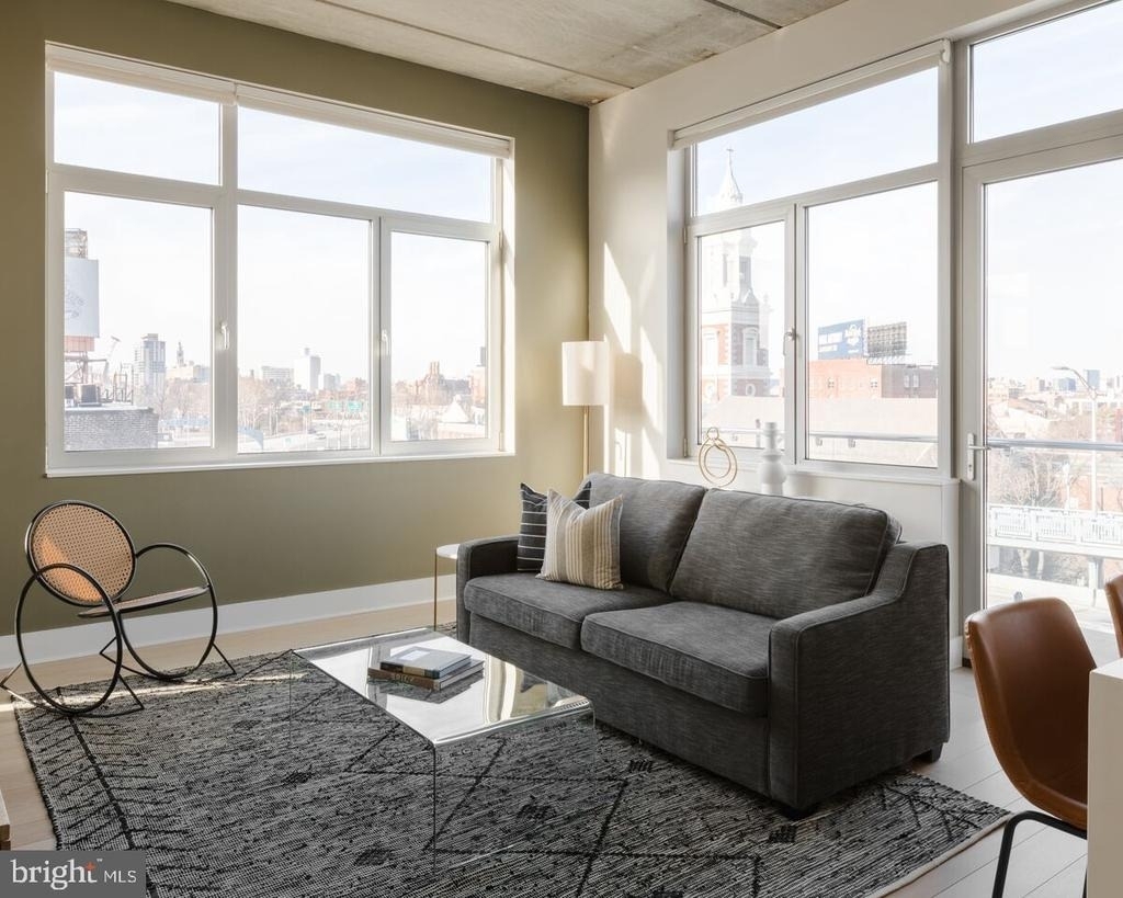 313 Race Street - Photo 1