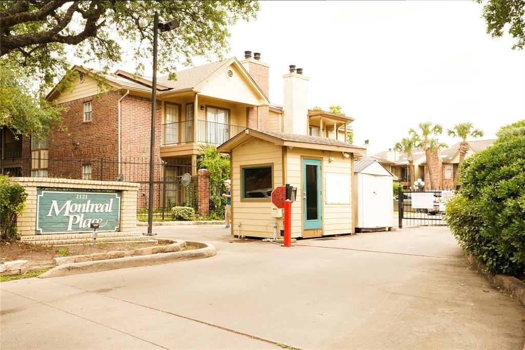 2121 Hepburn Street - Photo 6