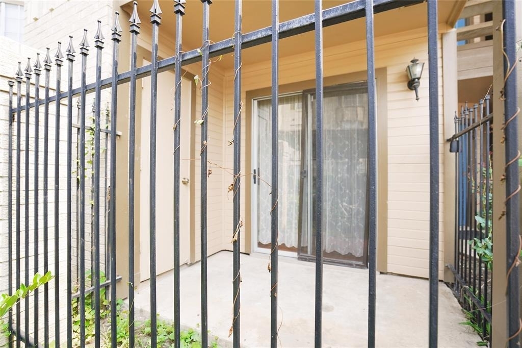 2121 Hepburn Street - Photo 19