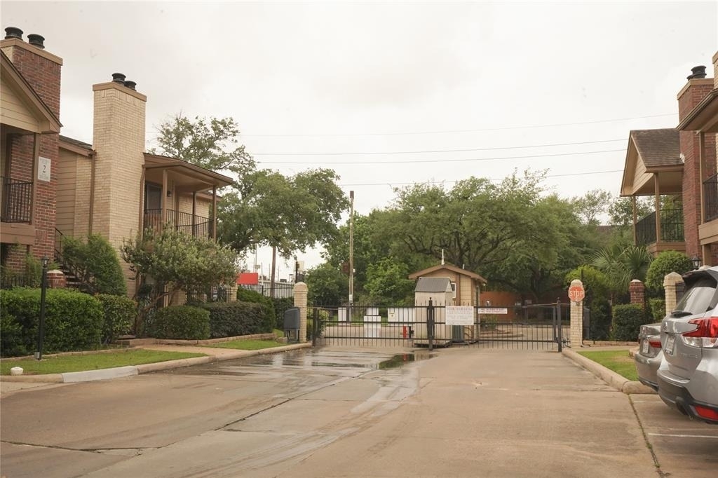 2121 Hepburn Street - Photo 4