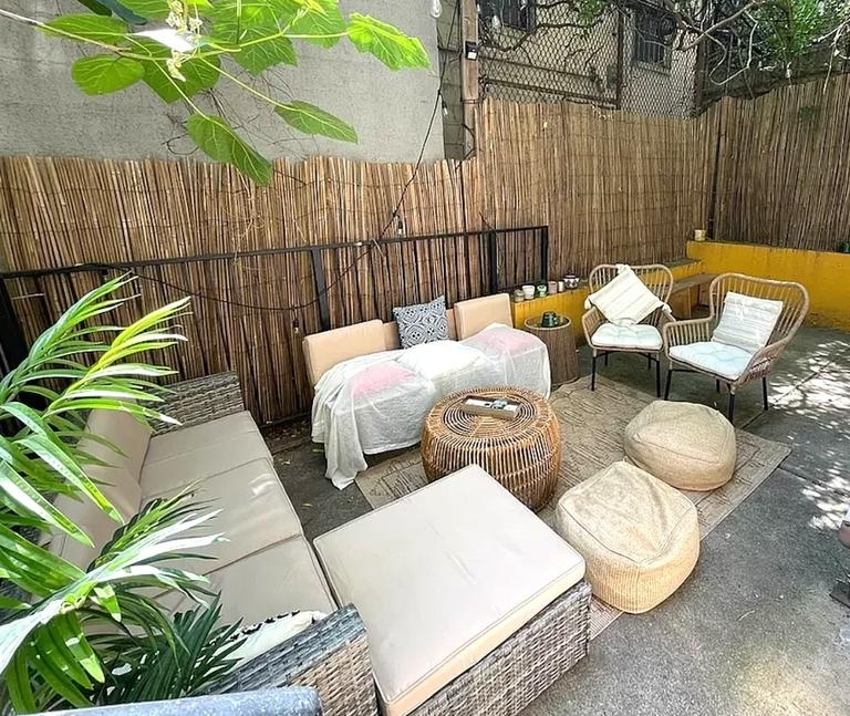 232 Elizabeth Street - Photo 0
