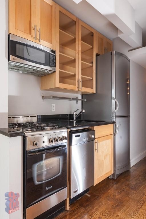 232 Elizabeth Street - Photo 5