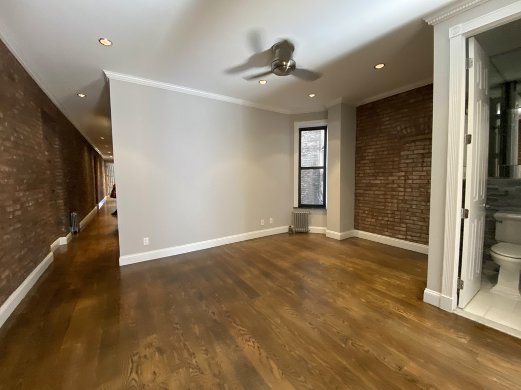 West 103rd Street - Photo 4