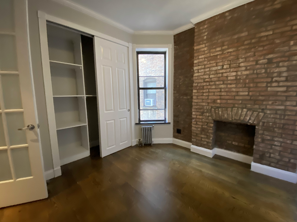 West 103rd Street - Photo 9