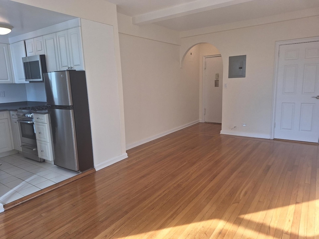 850 AMSTERDAM AVENUE - Photo 0