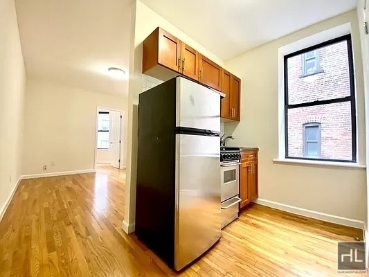 East 80th Street - Photo 6