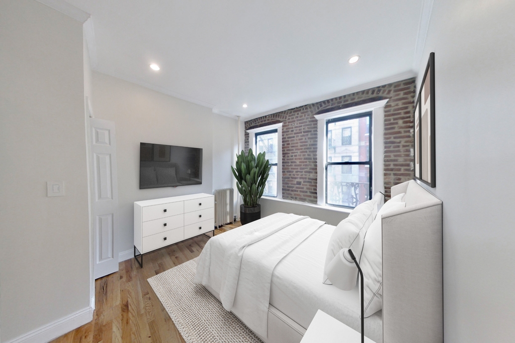 117 Elizabeth Street - Photo 1