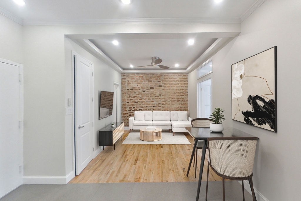 117 Elizabeth Street - Photo 0