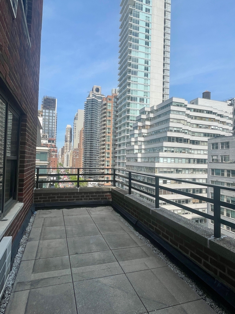 157 East 57th Street - Photo 0