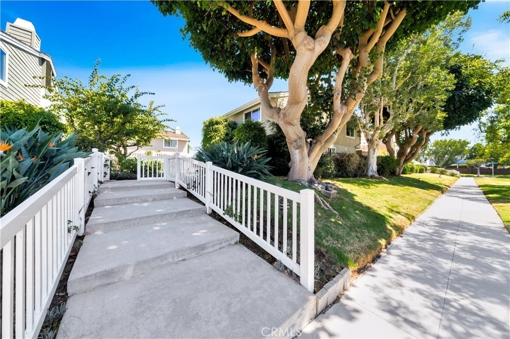 24709 Santa Clara Avenue - Photo 18