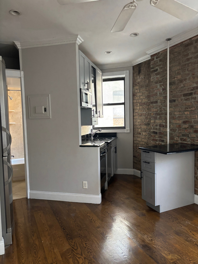 232 Elizabeth Street - Photo 1
