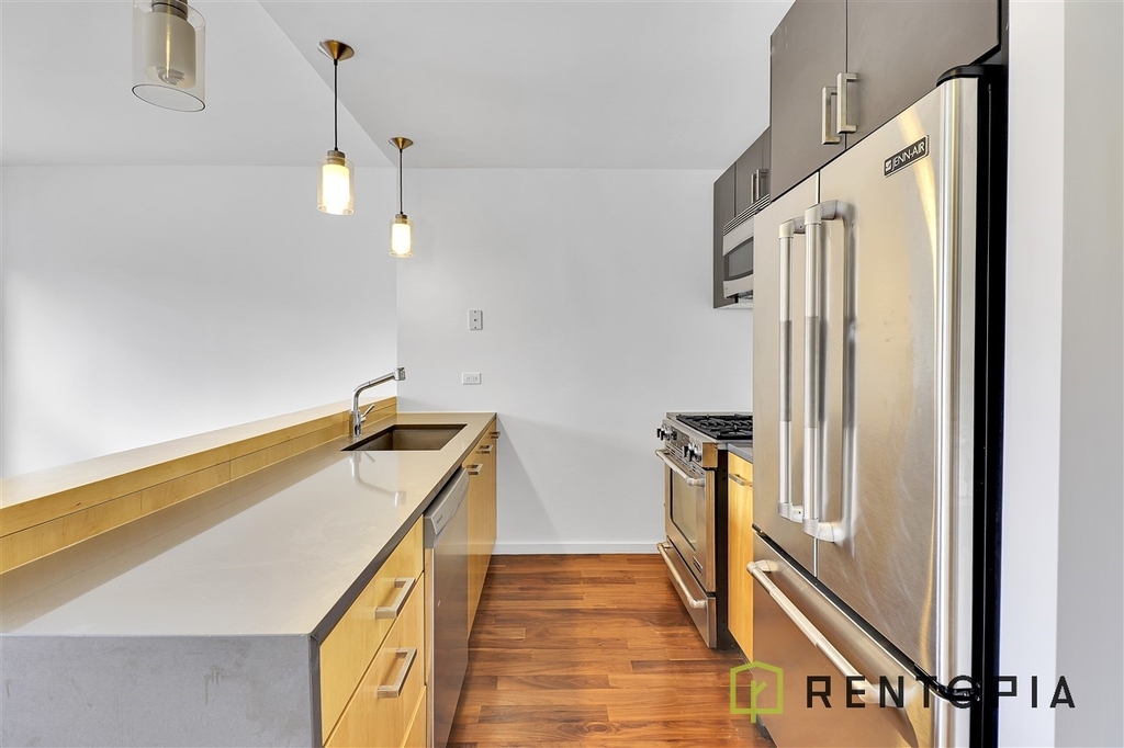 63 Roebling Street - Photo 1