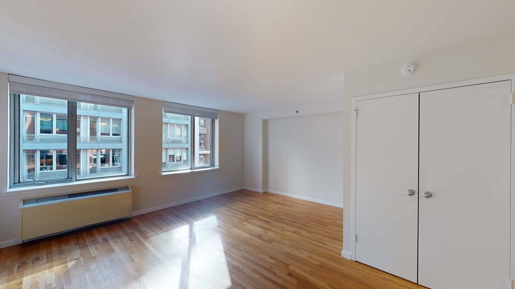 120 W. 21st - Photo 3