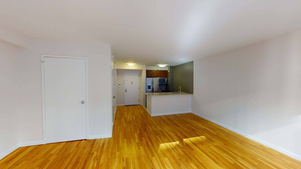 120 W. 21st - Photo 4