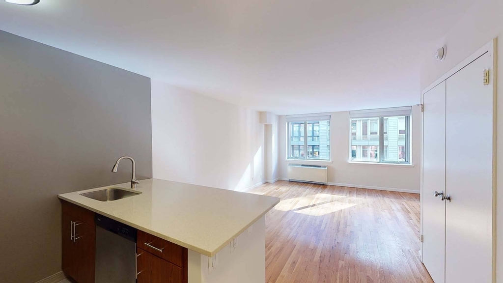 120 W. 21st - Photo 1