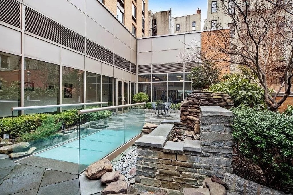300 W 135th Street - Photo 8