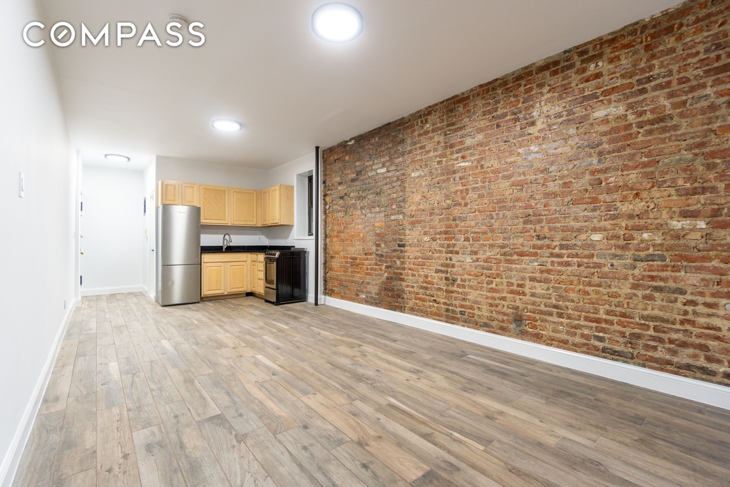 315 East 5th Street - Photo 4