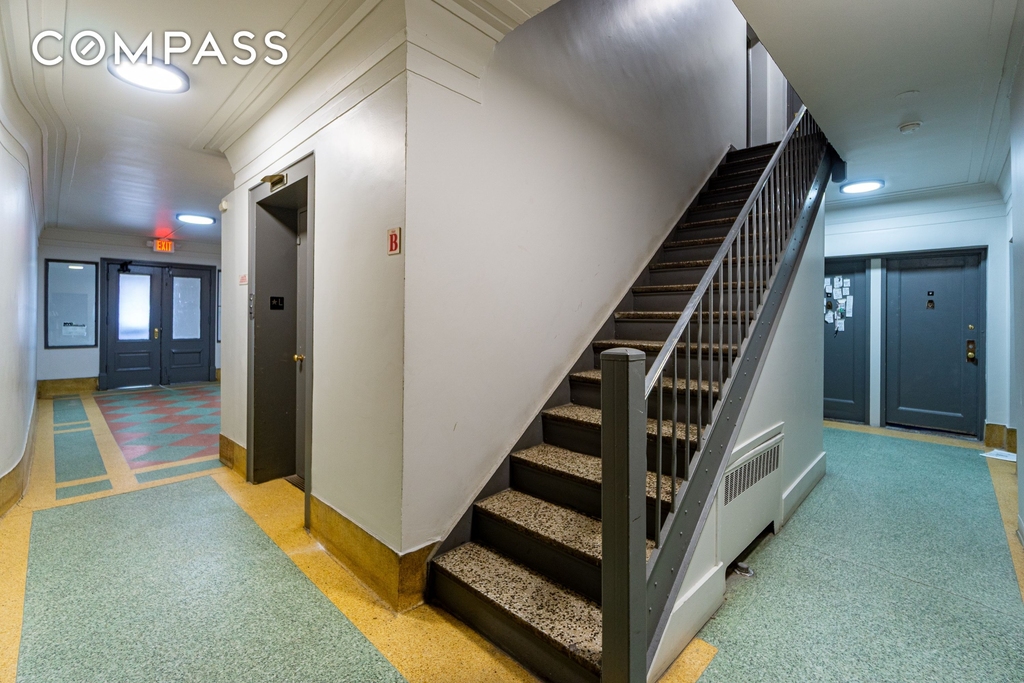 315 East 5th Street - Photo 10