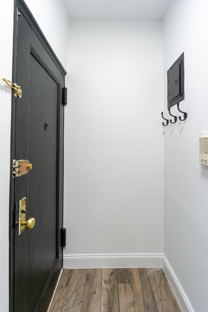 315 East 5th Street - Photo 6