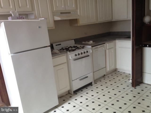 901 Clinton Street - Photo 4