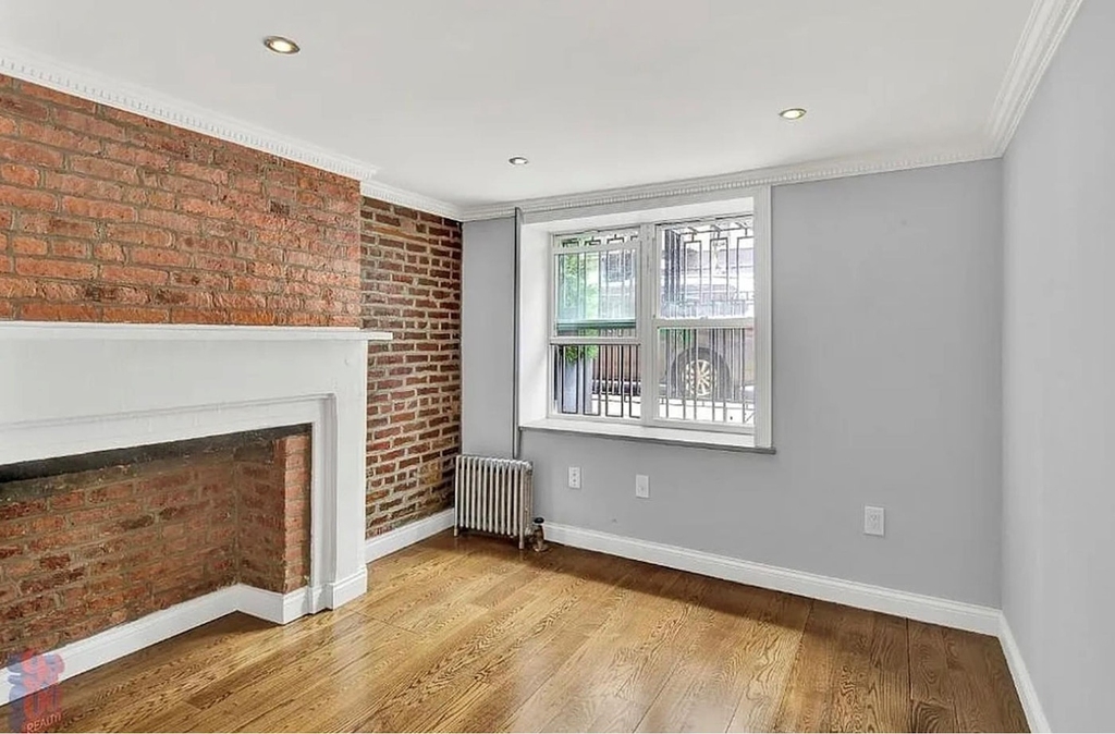 118 EAST 7TH STREET - Photo 0