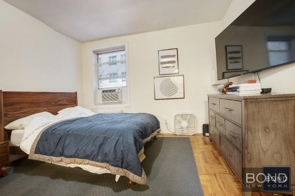 East 33rd Street - Photo 1