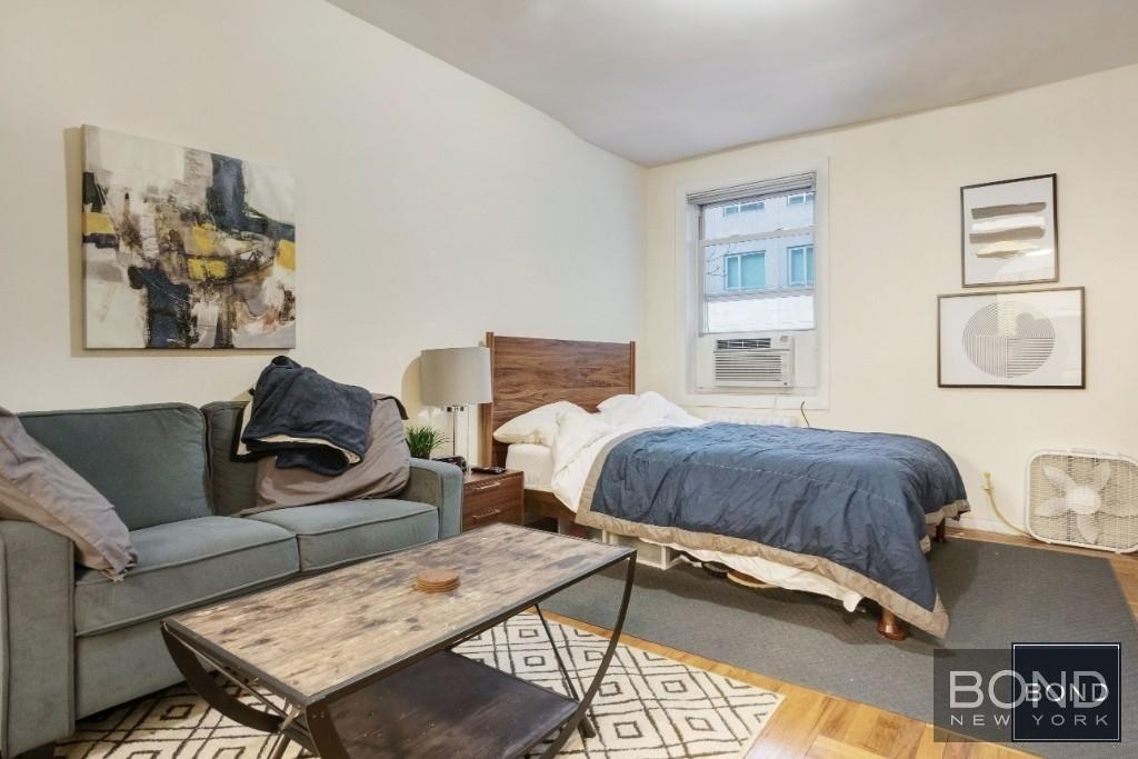 East 33rd Street - Photo 0