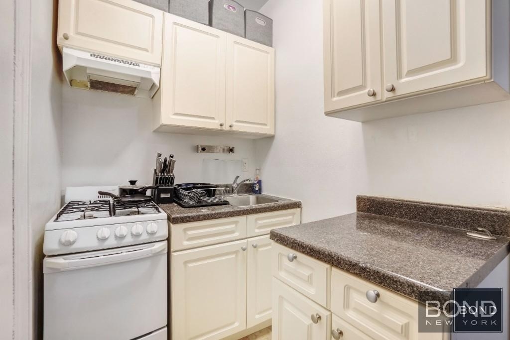 East 33rd Street - Photo 3